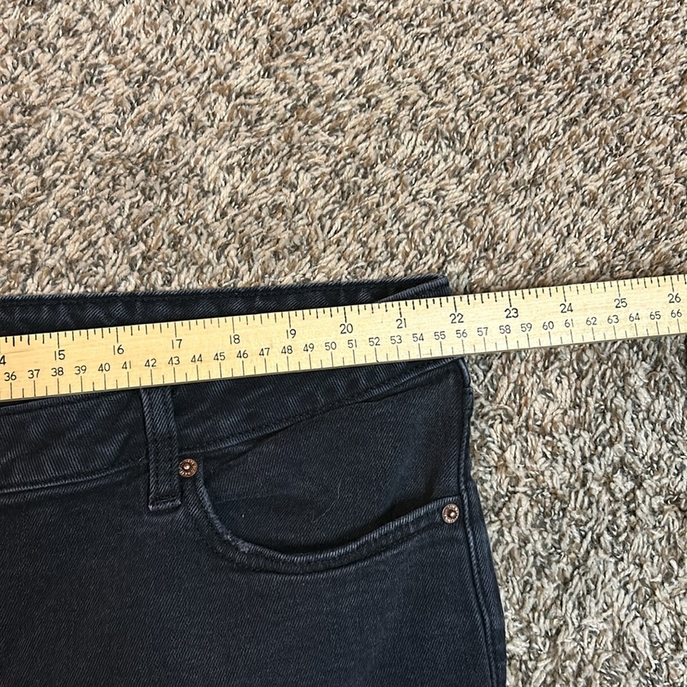 Old Navy Mid-Rise O. G Straight Jeans - Picture 5 of 8